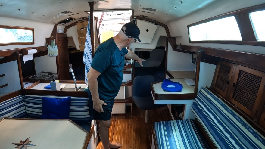 Veleiro à venda Bruce Farr 38: Performance e Conforto em um Clássico de 38 Pés